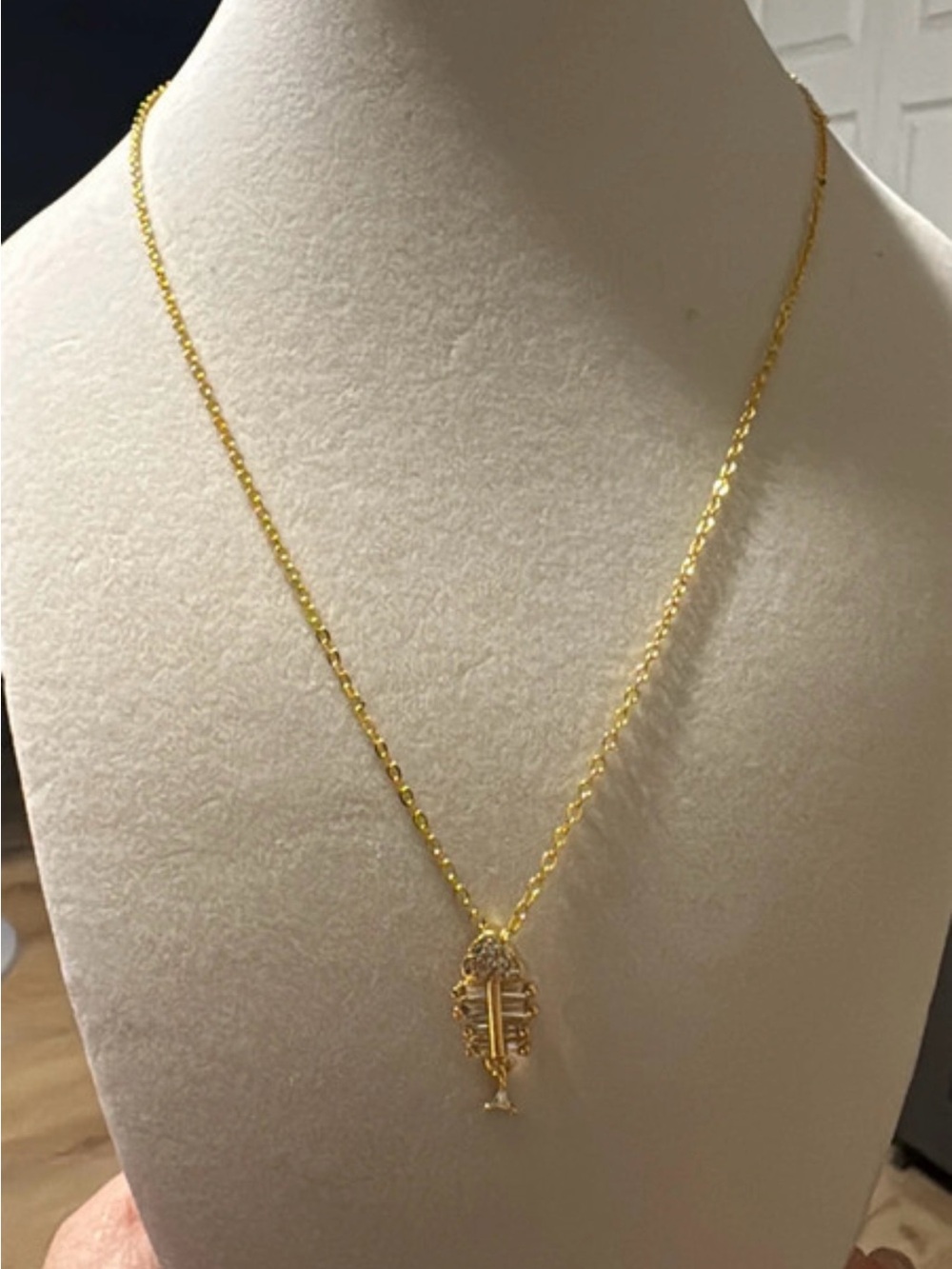 Gold Fish Pendant Necklace - Elegant Women's Jewelry